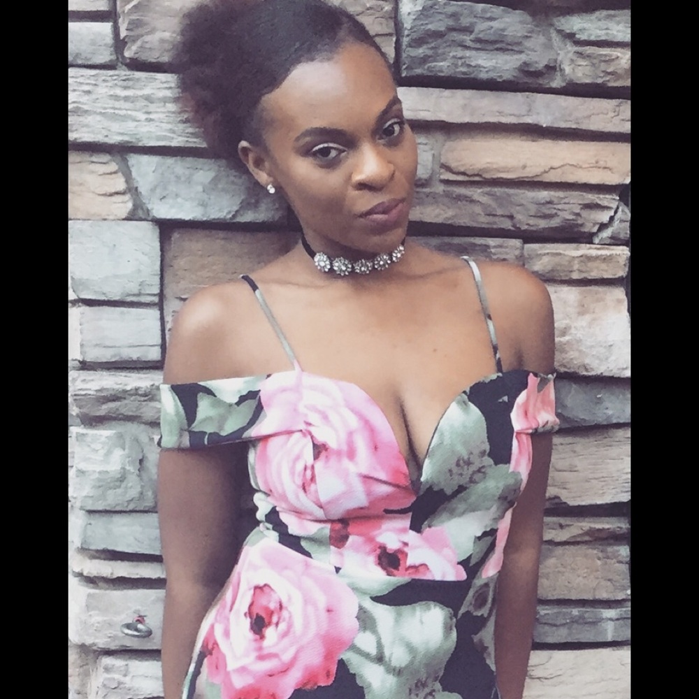 🌸 Floral Dress